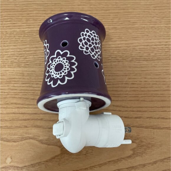 Scentsy Plug-In Wax Warmer Purple Daisy Craze Floral Design Ceramic Night Light - Picture 2 of 8